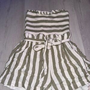 American Eagle green and cream romper